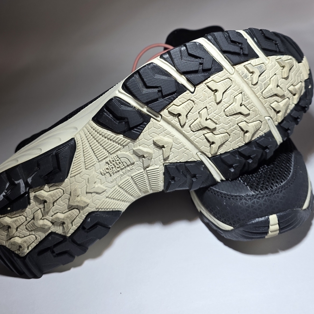 Thr North Face Black and Pink Women's Athletic Shoes - Picture 6 of 7